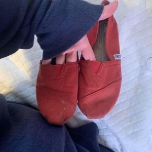 Toms